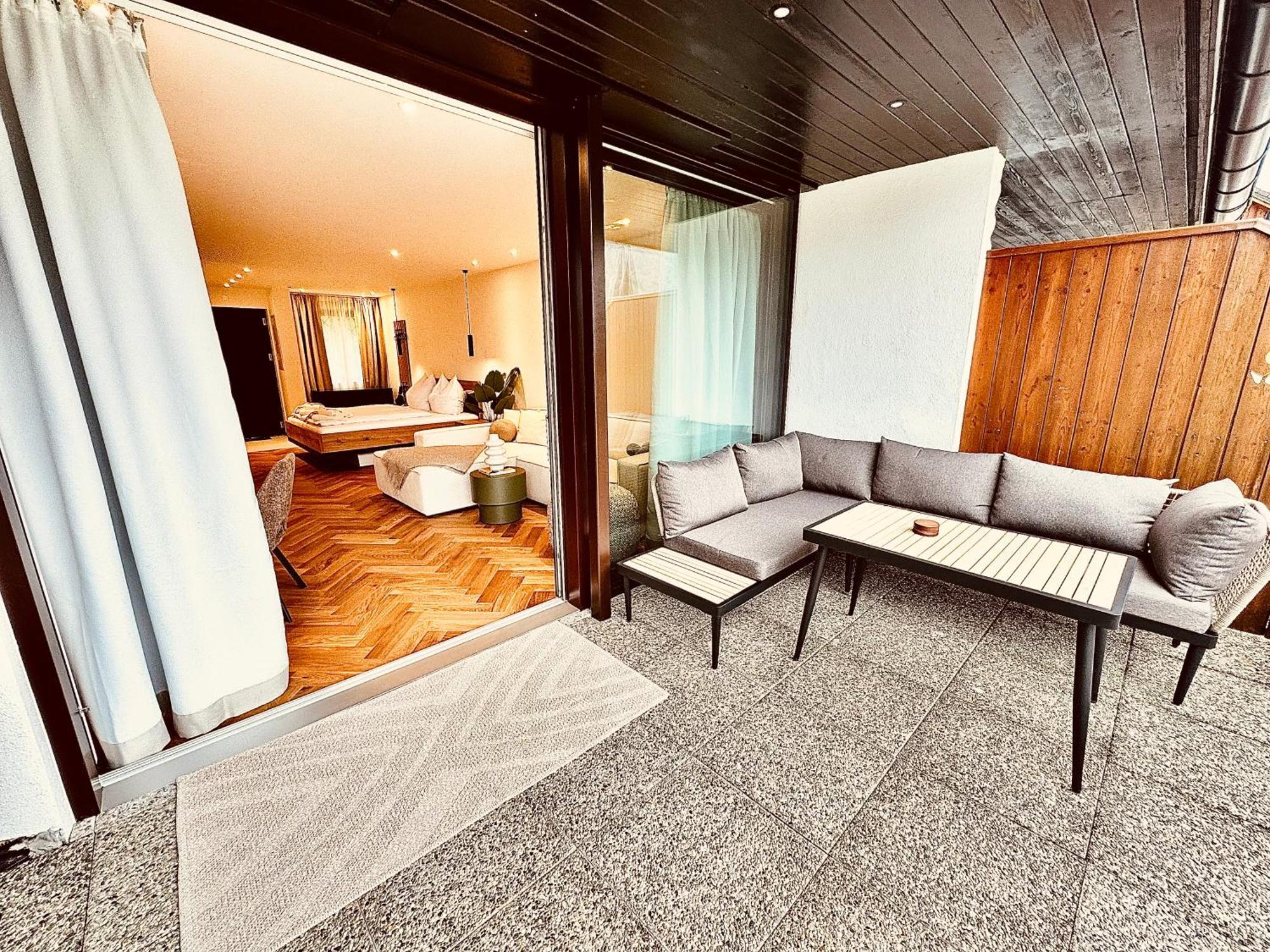 Das Alpenzeit Appartement Mit Just Private Terrasse (Adults Only) Бад Аузее Екстериор снимка