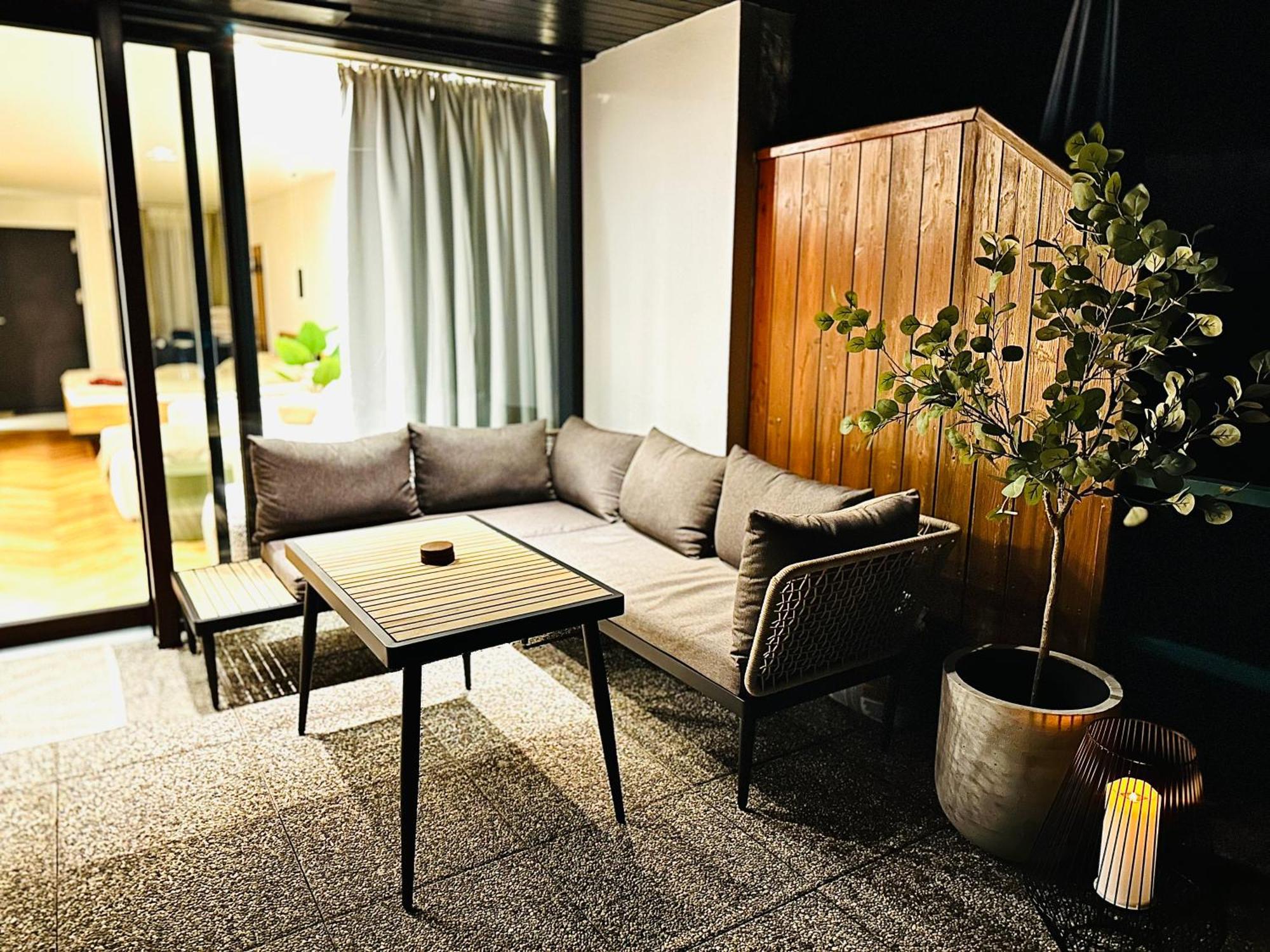 Das Alpenzeit Appartement Mit Just Private Terrasse (Adults Only) Бад Аузее Екстериор снимка