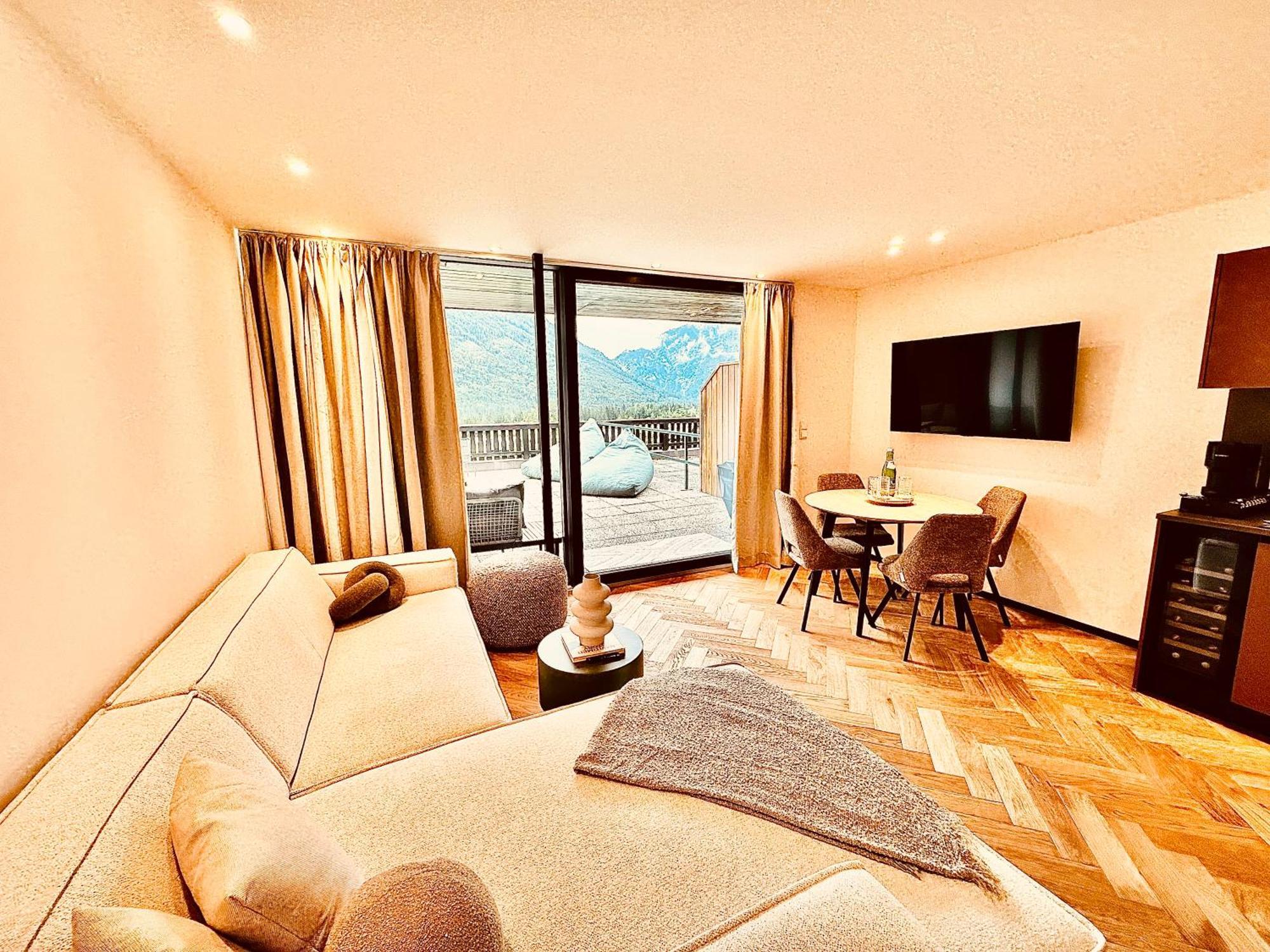 Das Alpenzeit Appartement Mit Just Private Terrasse (Adults Only) Бад Аузее Екстериор снимка