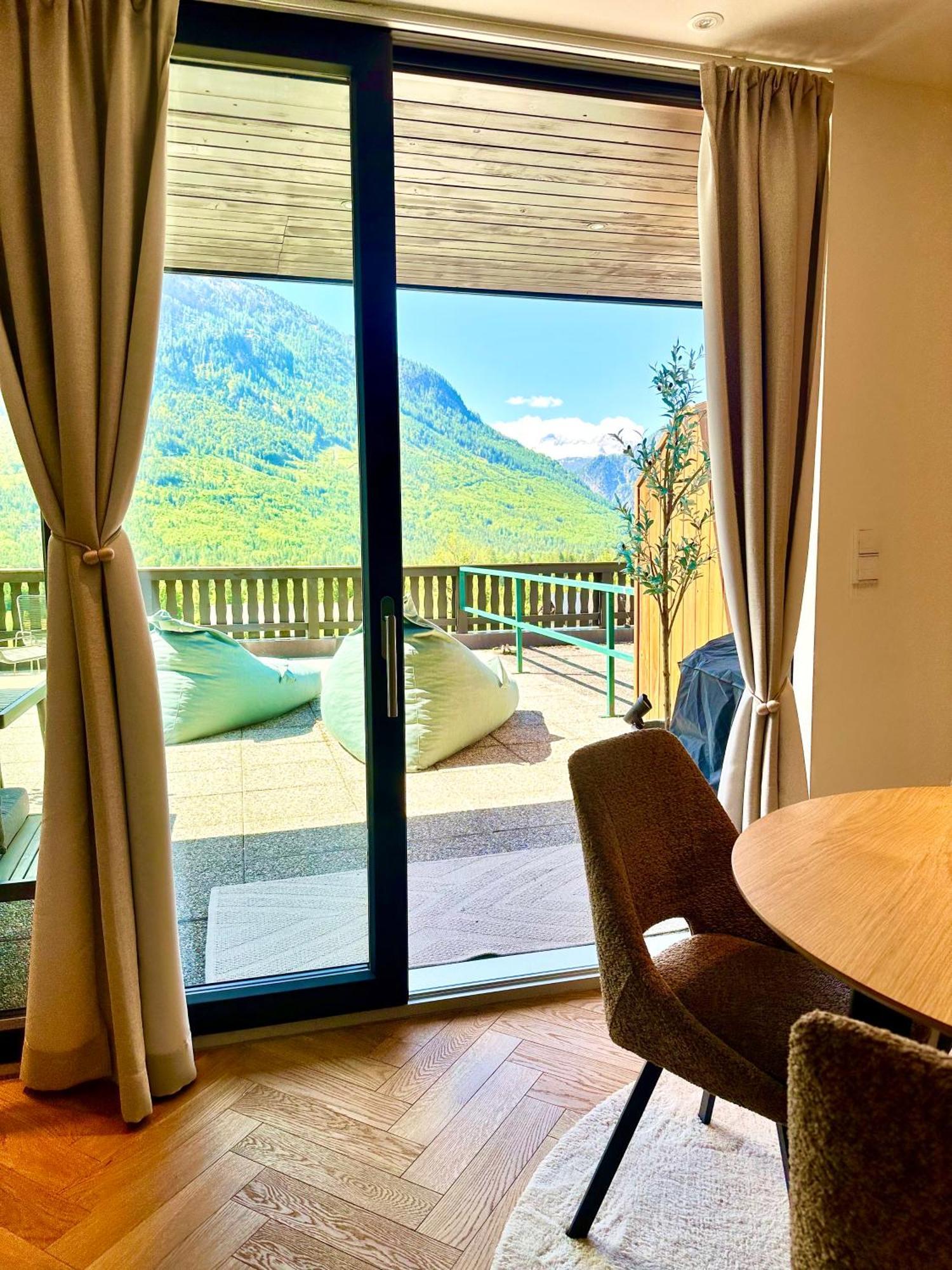 Das Alpenzeit Appartement Mit Just Private Terrasse (Adults Only) Бад Аузее Екстериор снимка